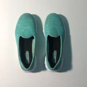Women sketchers shoes 🐬